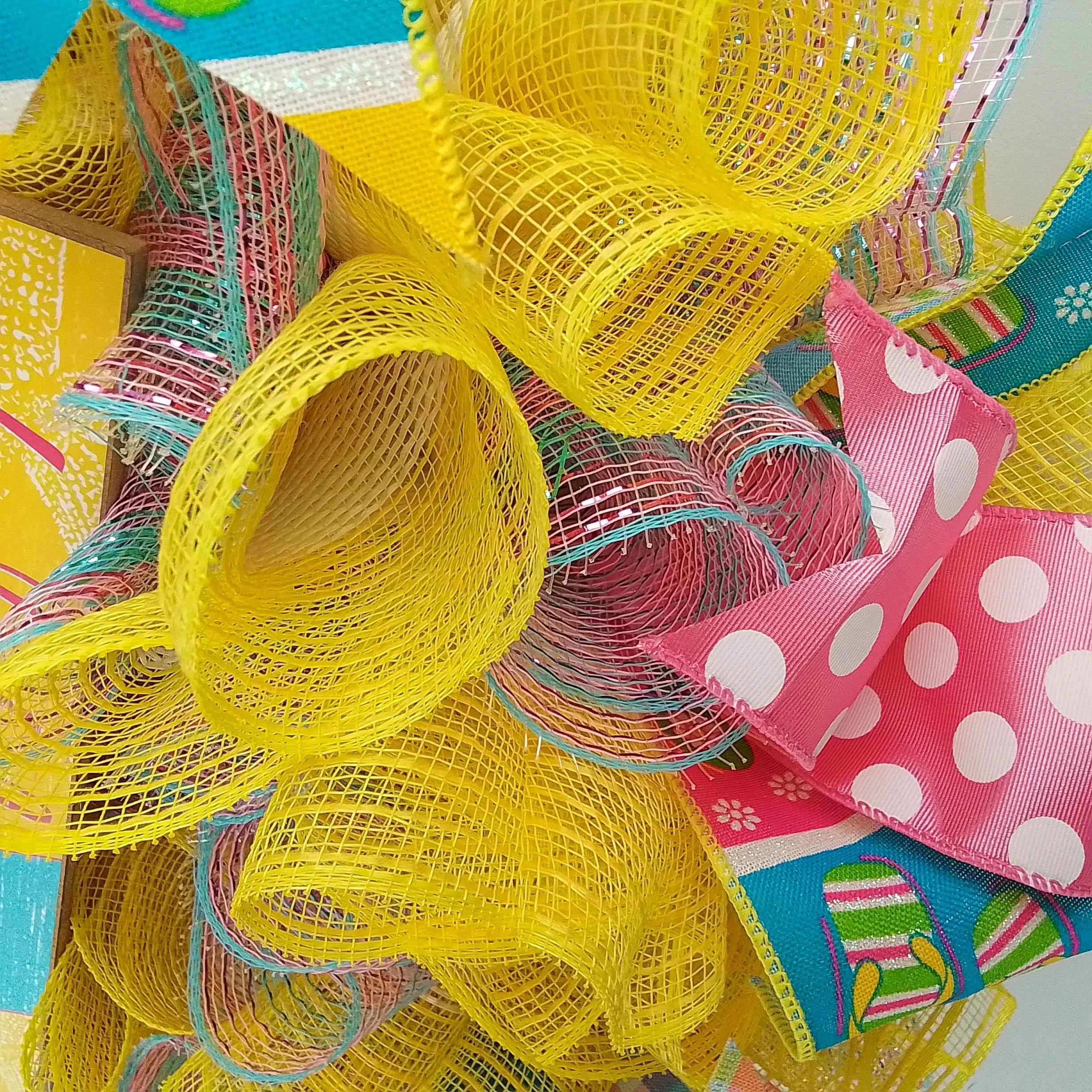 Yellow Flip Flop Wreath - Summer Mesh Wreath Ideas - Pink Turquoise